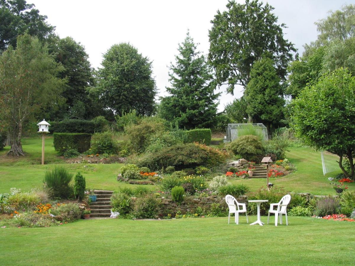 Chart House Bed And Breakfast Dorking Exterior photo